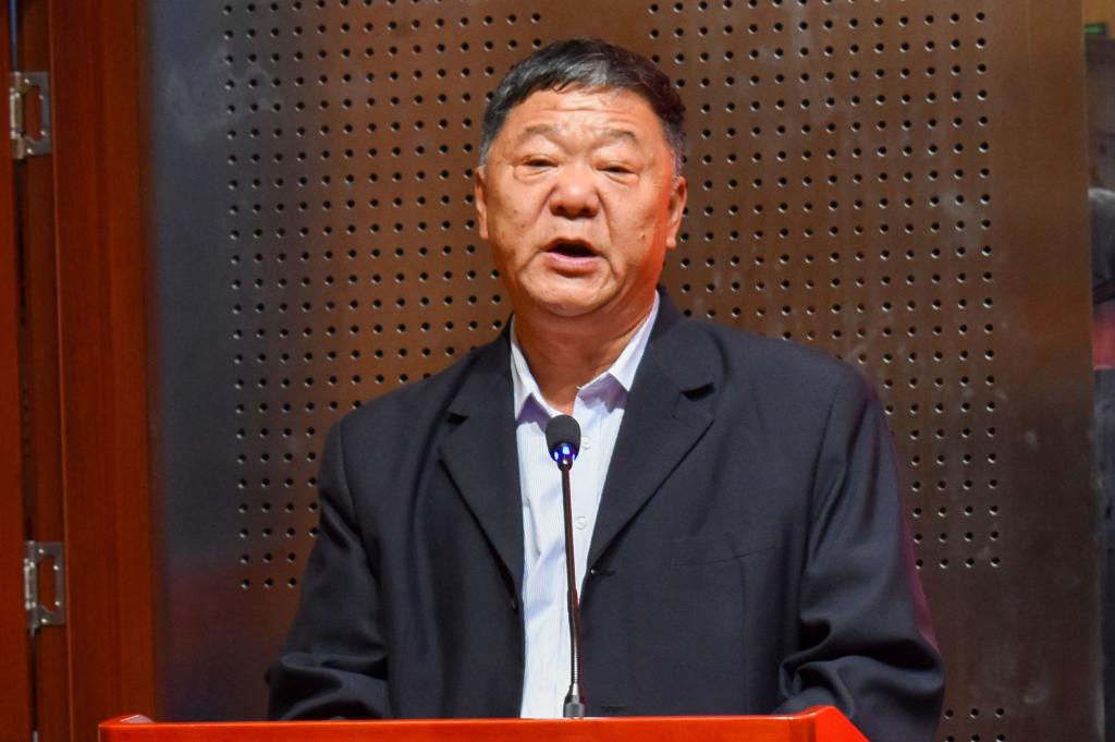 公司党总支书记曹建军致辞获奖教师代表代朋发言获奖学生代表曹正发言